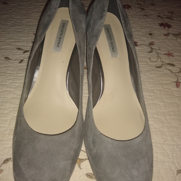 GREY HEELS FROM SAKs 5th. Classic - Picture 5 of 5